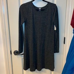 Old navy long sleeved gray dress. Never worn